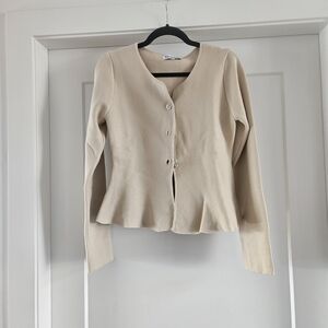 En Saison Beige Cardigan Sweater With Flower Buttons Size Medium